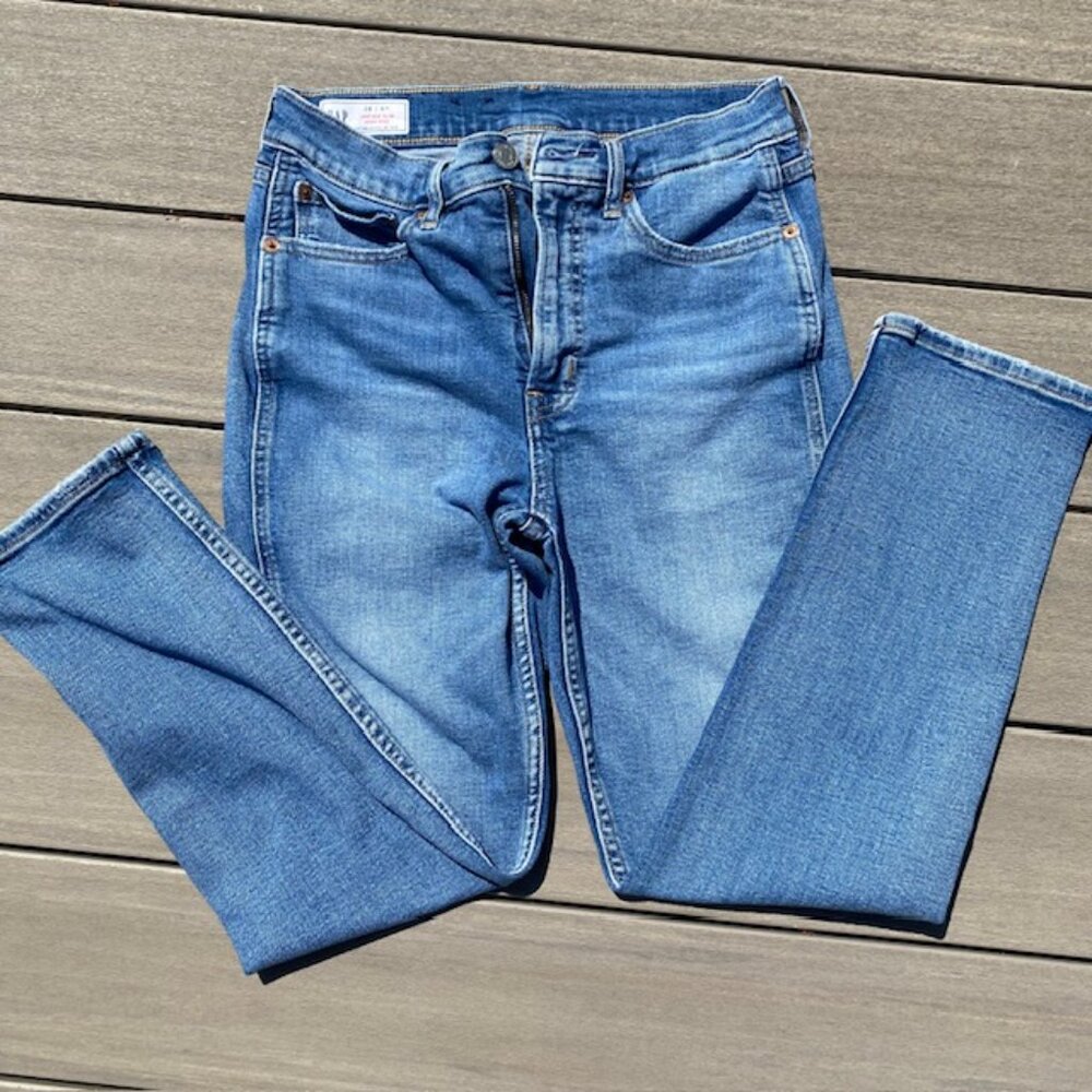GAP High Rise Vintage Slim Jeans size 28/6 R - Blue wash